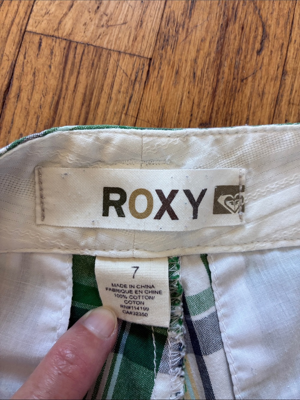 Vintage Roxy Green, Blue, and White Plaid Bermuda Shorts, size 7 - Picture 5 of 6